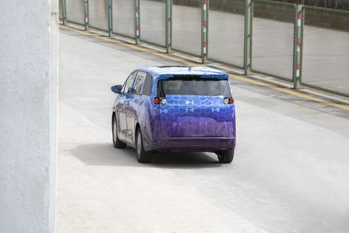 腾势首款MPV谍照曝光，预计4月亮相北京车展